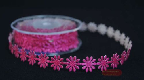 Bild von Band 10m/ 15mm, Blümchen 600x klebend, fuchsia