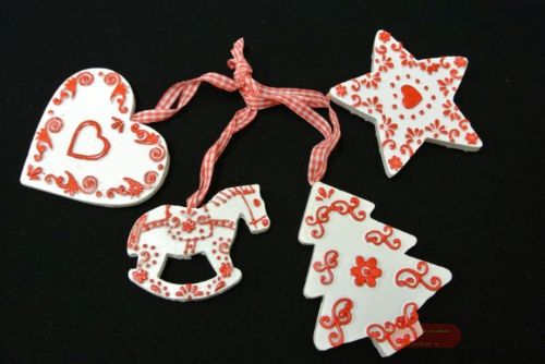 Bild von Anhänger, Pferd/Stern/Tanne/Herz 55mm, rot