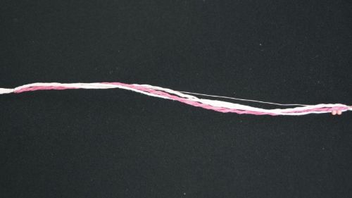 Bild von Girlande 10m/ 5mm, 3x Schnur/-Holzperlen, fuchsia