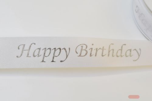 Bild von Band 25m/ 24mm, Happy Birthday, weiss/silber
