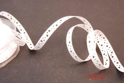 Bild von Band  20m/ 09mm, Lochband klebend, weiss
