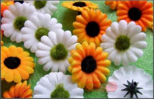 Bild von Blumen, ca. 3cm VE 2x 100 Stk, weiss/gelb