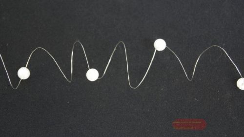 Bild von Girlande 10m/   8mm, Perlen an Draht, weiss