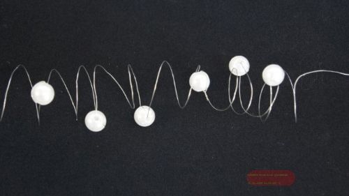 Bild von Girlande 10m/ 10mm, Kugeln an Draht, weiss