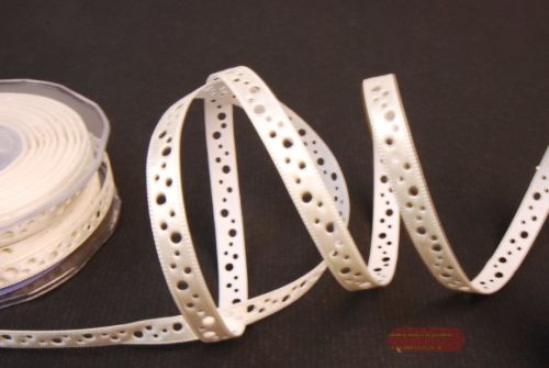 Bild von Band  20m/ 09mm, Lochband klebend, ecru
