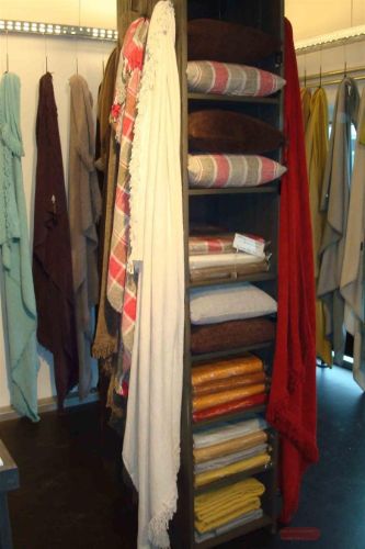 Bild von Display Decken/Kissen, Holz B45x T59x H240cm, d'grau